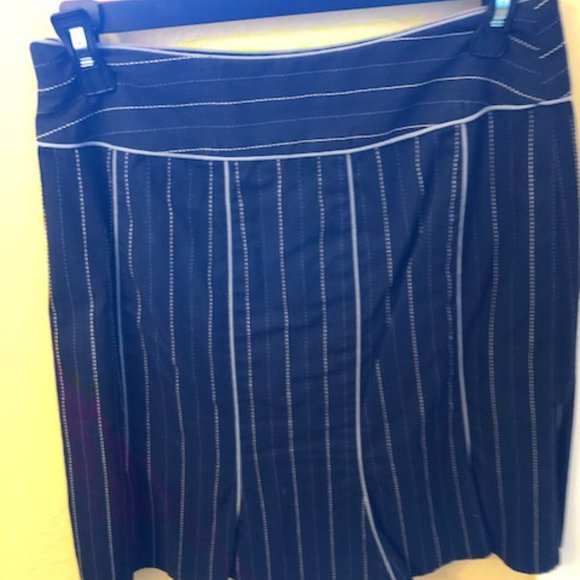 Nanette Lepore Vintage-Style Suit, skirt size 6,  jacket size 8 Petite, fabric? - Picture 11 of 12